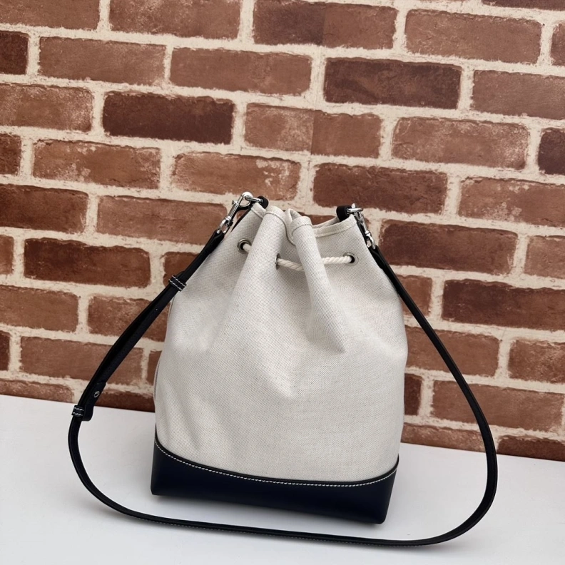 Trendsetting Gxccx Bucket Bags 46131