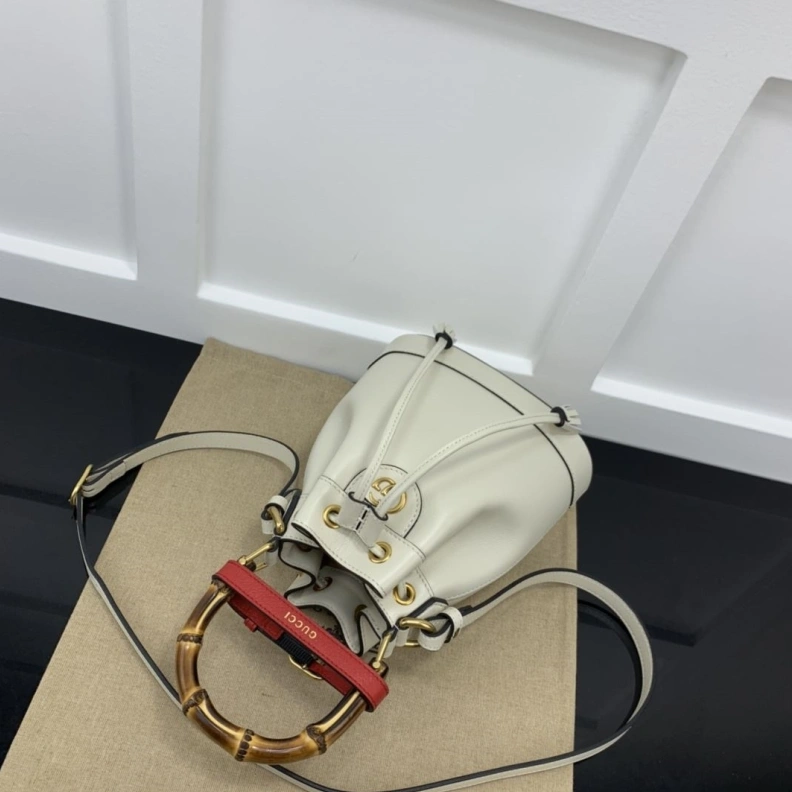 Bright Gxccx Bucket Bags 46123