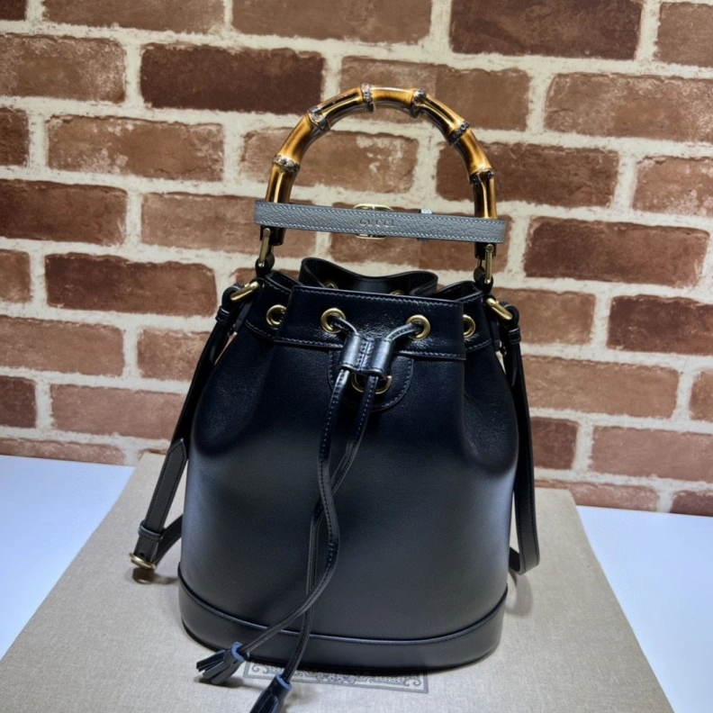 Gxccx Bucket Bags Flexible 46136