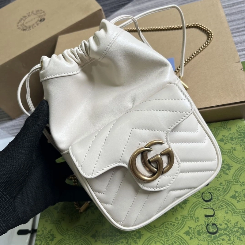 Gxccx Bucket Bags Vibrant 42867
