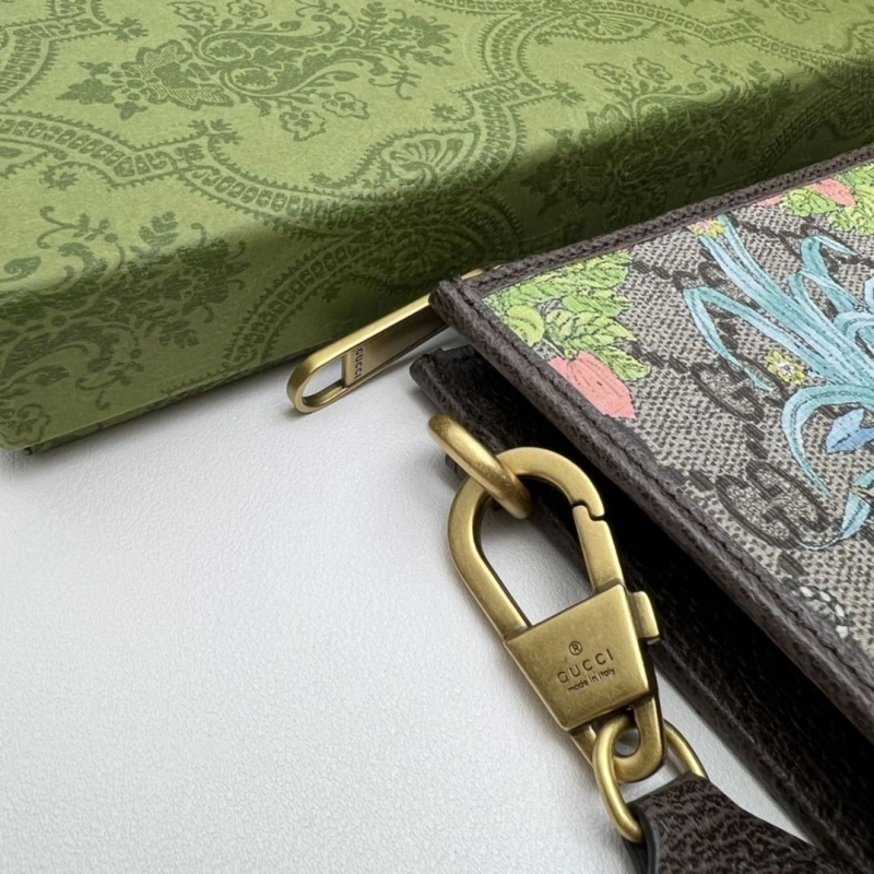 Comfortable Gxccx Clutch Bags 42806