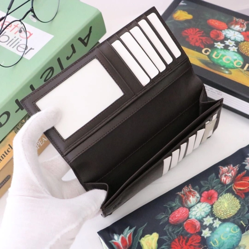 Versatile Gxccx Wallets & Purse 40148