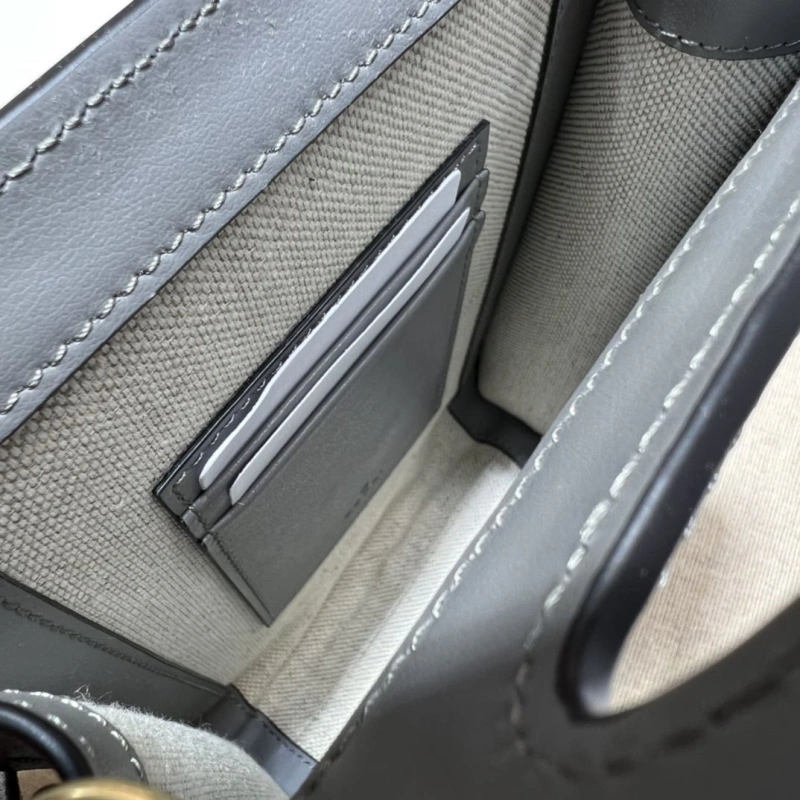 Resilient Gxccx Top Handle Bags 41034