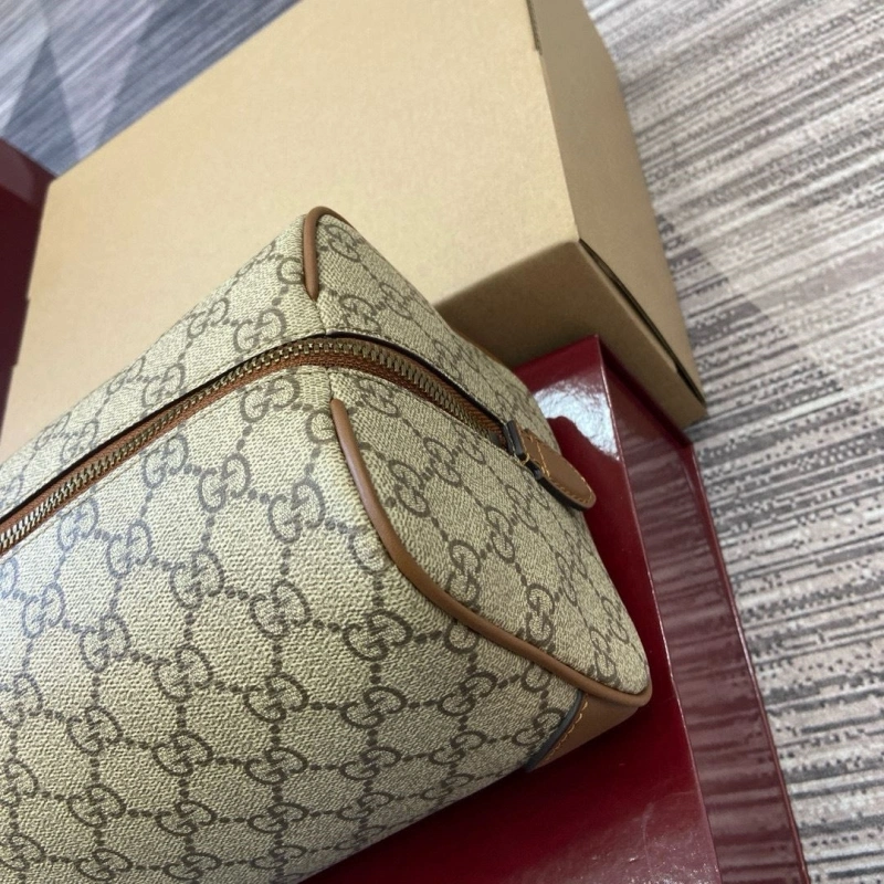 Resilient Gxccx Clutch Bags 42753