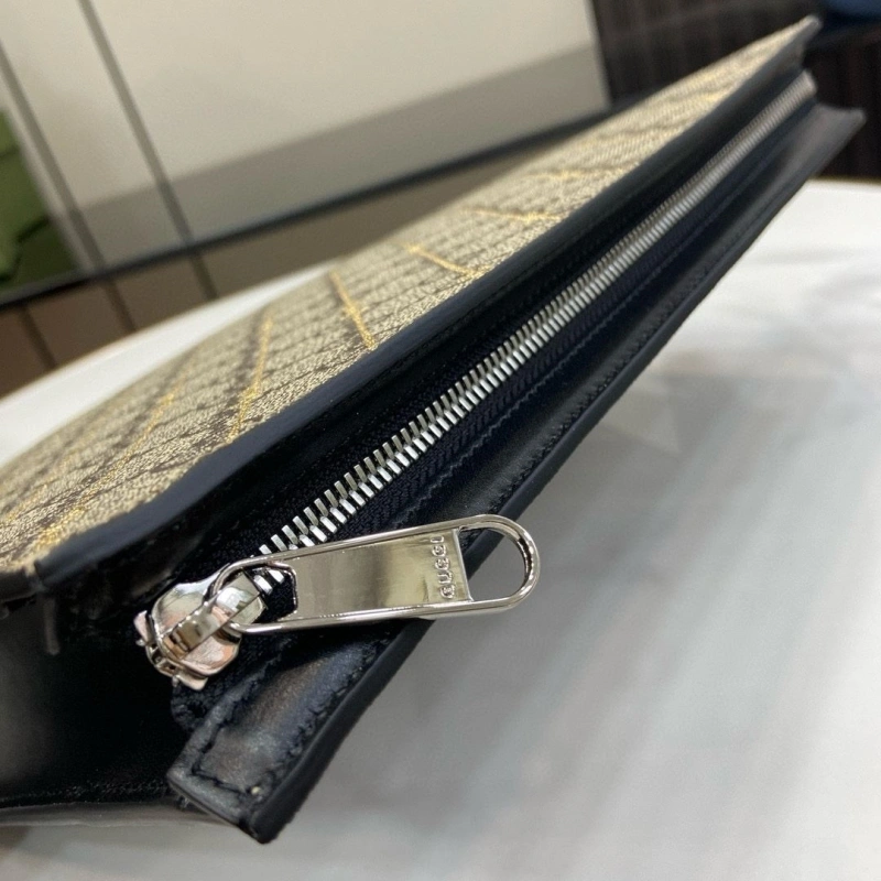 Comfortable Gxccx Clutch Bags 42749