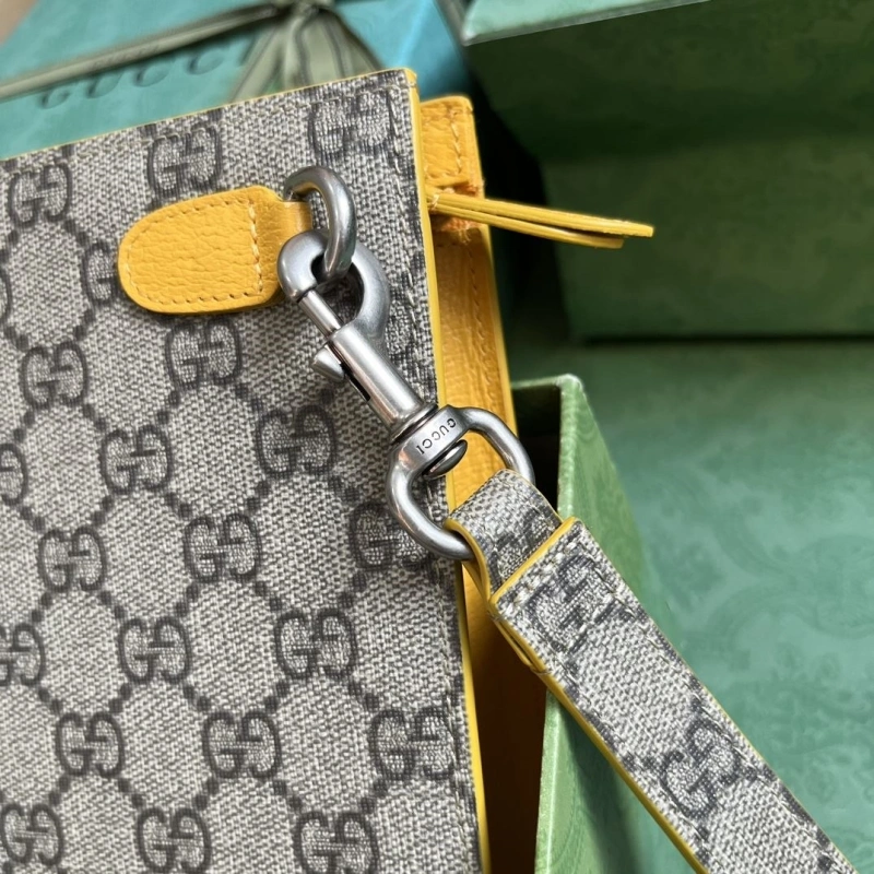 Gxccx Clutch Bags Resilient 42717