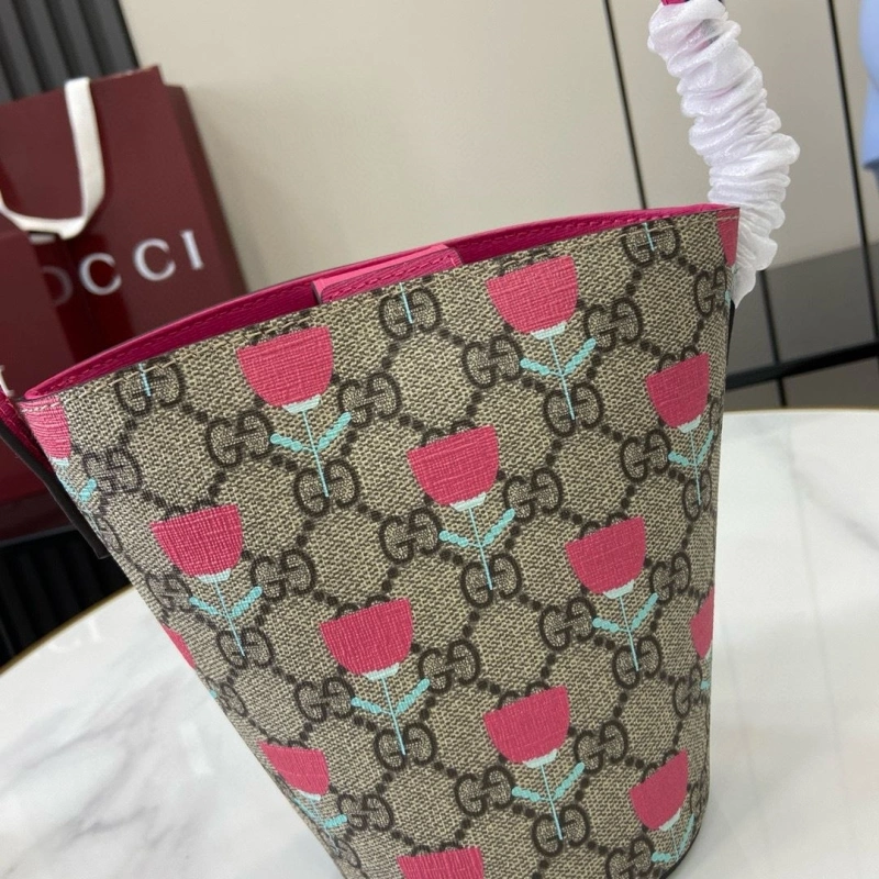Trendsetting Gxccx Bucket Bags 42844