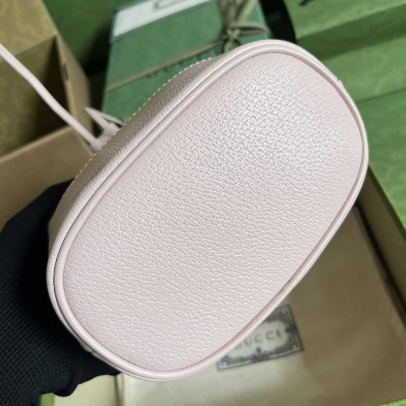Gxccx Bucket Bags Sleek 42824