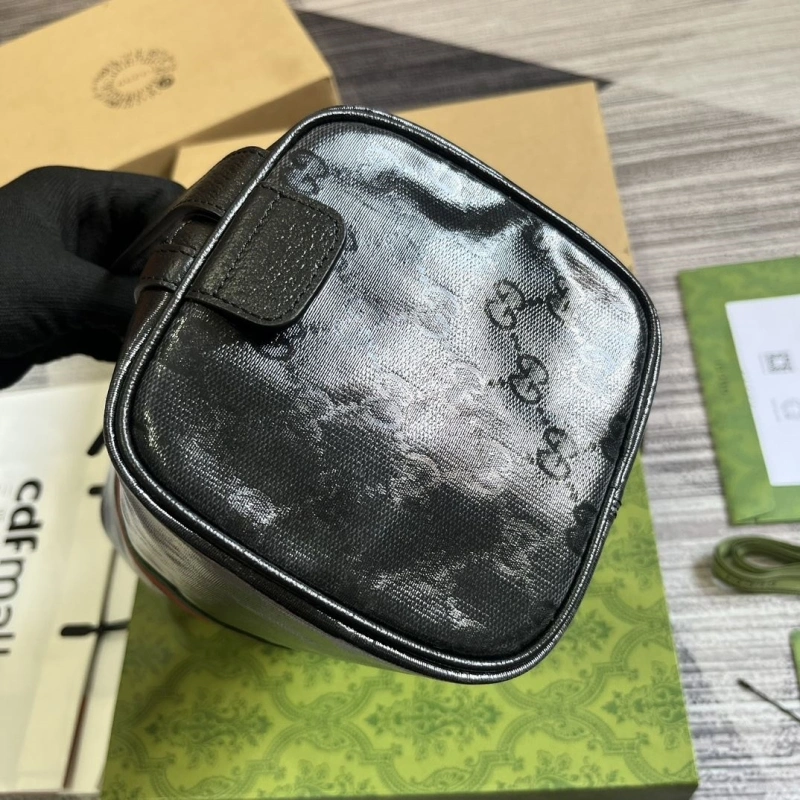 Flexible Gxccx Clutch Bags 42710