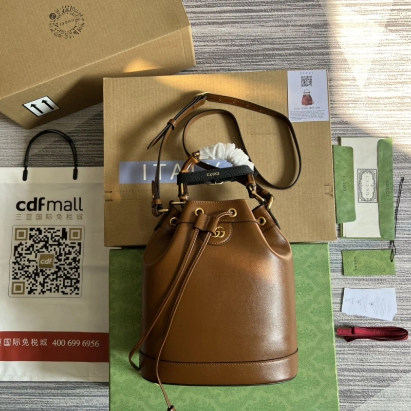 Gxccx Bucket Bags Bold 42832
