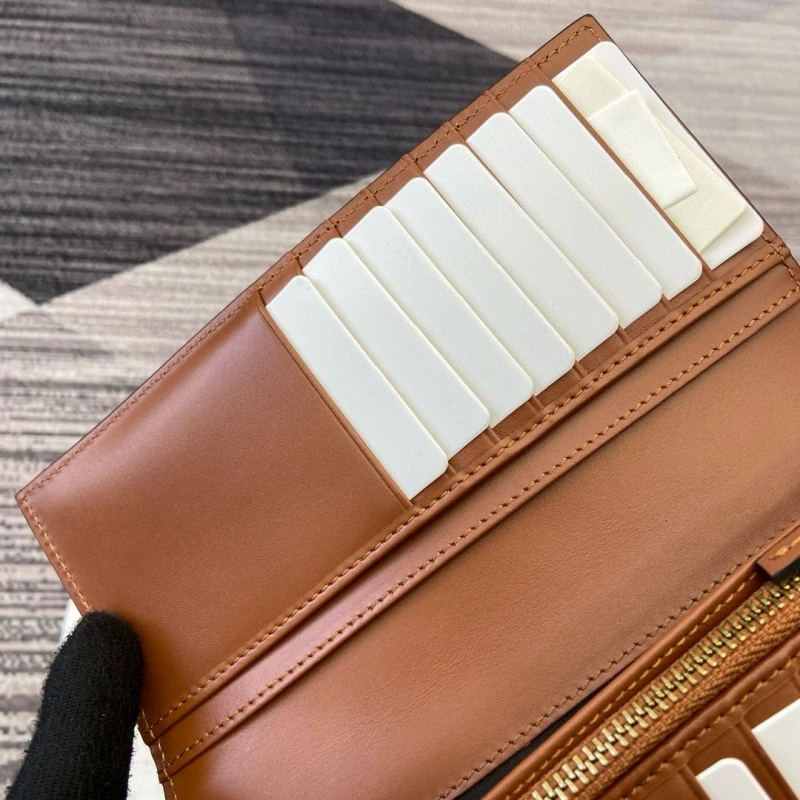 Gxccx Wallets & Purse WellDesigned 39851