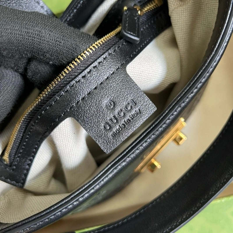 Gxccx Satchel Bags Vibrant 41800