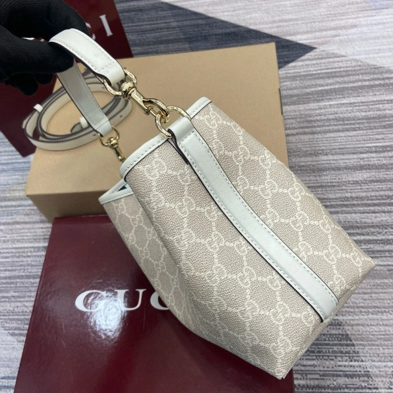 Comfortable Gxccx Bucket Bags 38206