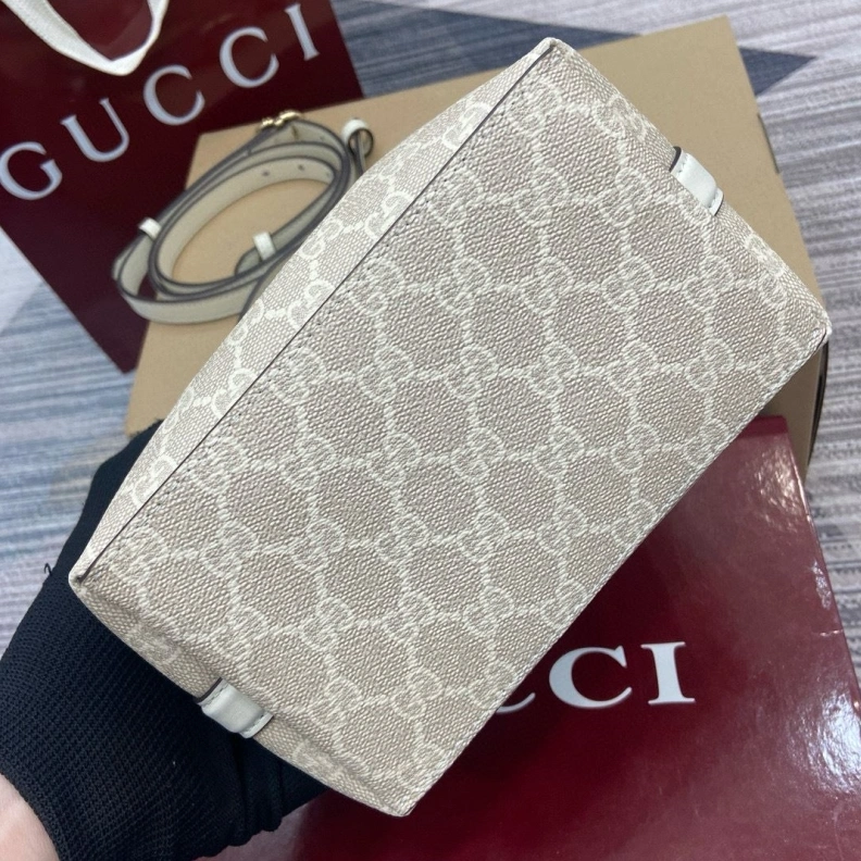 Comfortable Gxccx Bucket Bags 38206