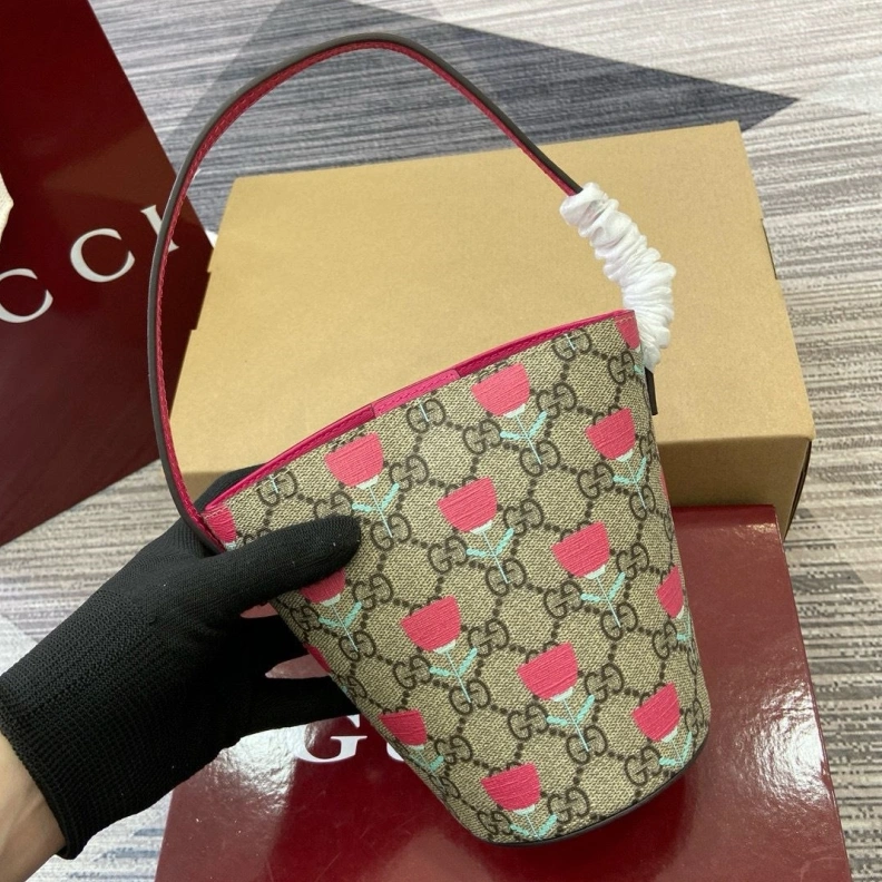 Bold Gxccx Bucket Bags 38210
