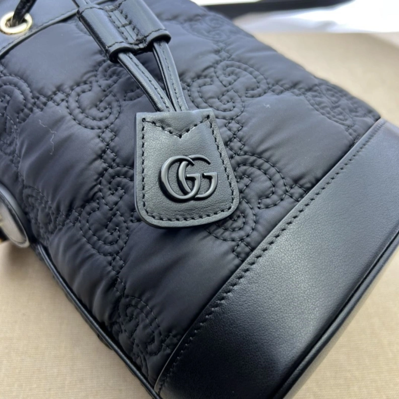 Gxccx Bucket Bags Bold 38224