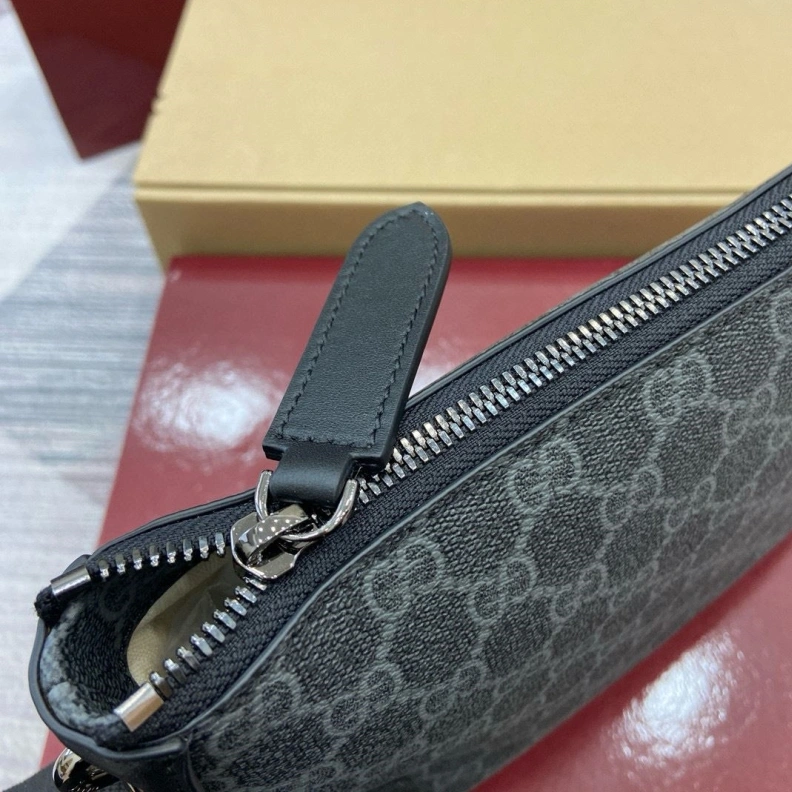 Stylish Gxccx Clutch Bags 38168