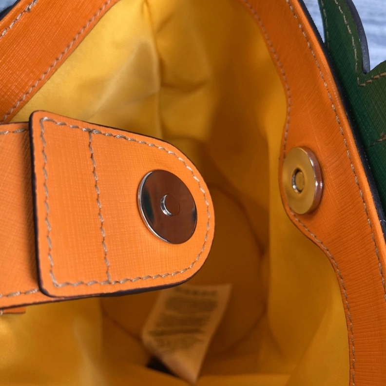 Stylish Gxccx Bucket Bags 38219