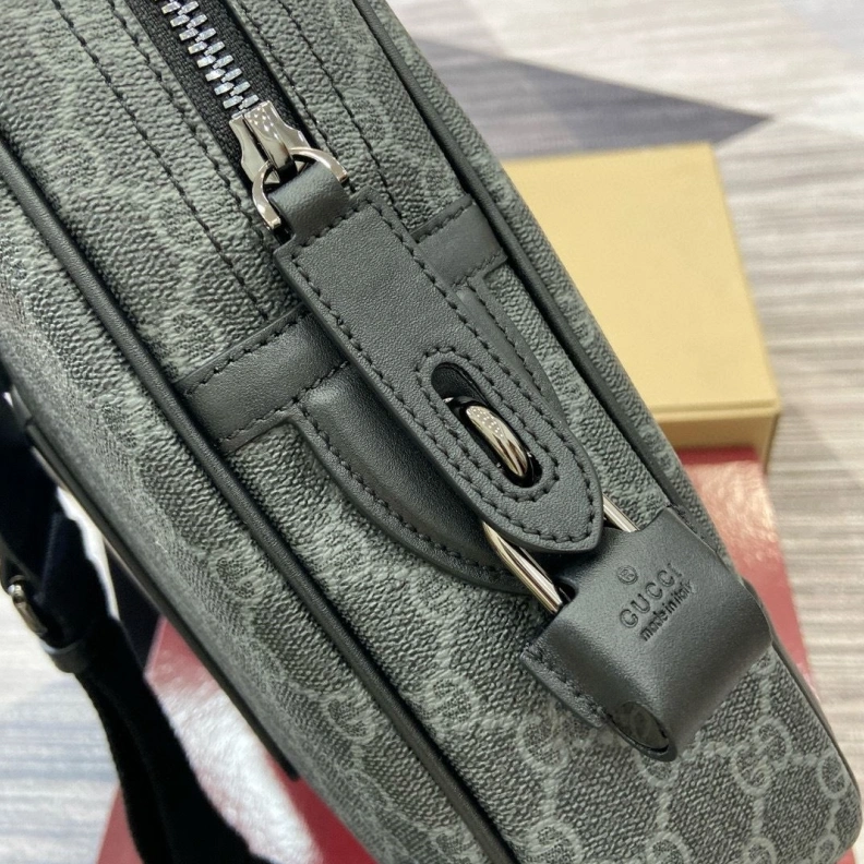 EyeCatching Mens Gxccx Briefcases 34779