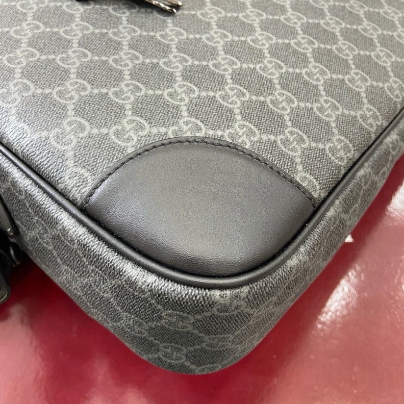 EyeCatching Mens Gxccx Briefcases 34779