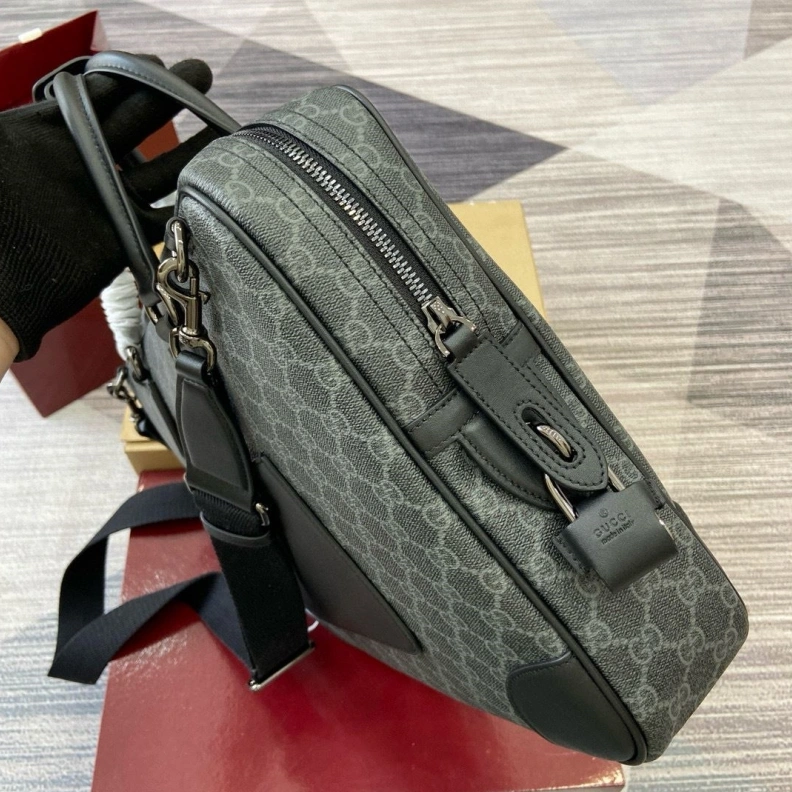 EyeCatching Mens Gxccx Briefcases 34779