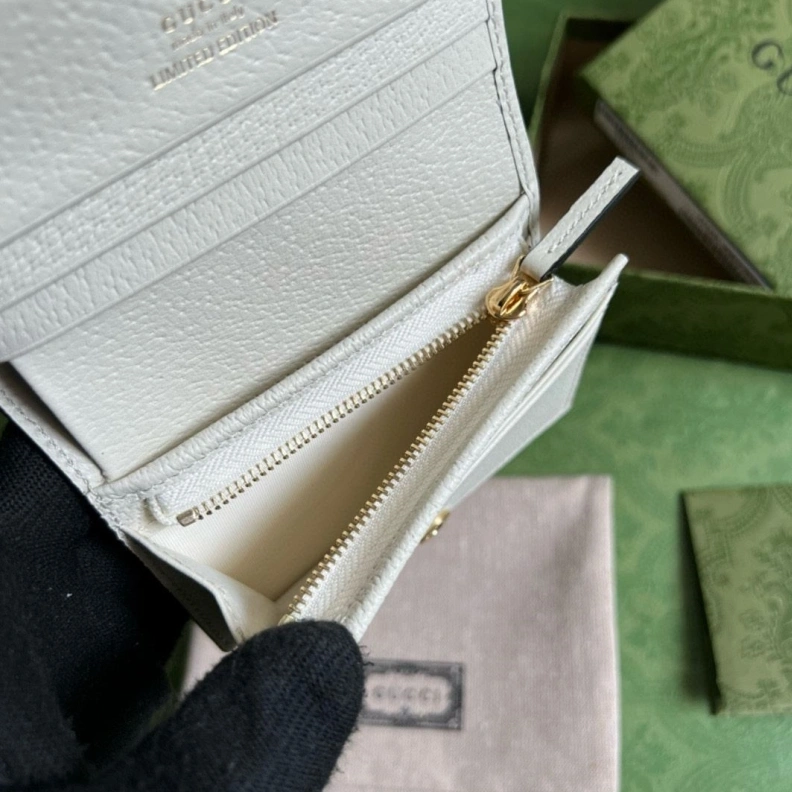 Trendsetting Gxccx Wallets & Purse 35050