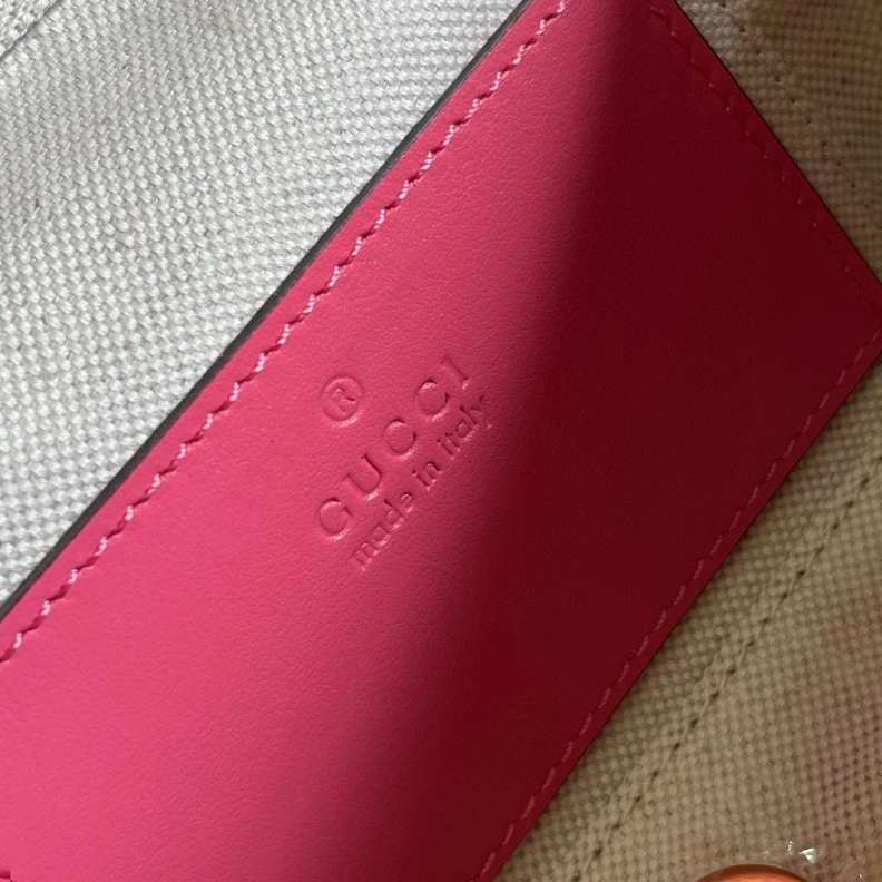 Reliable Gxccx Cosmetic Bags 38062