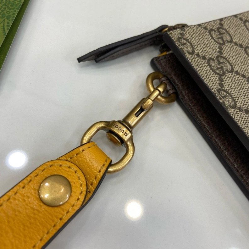 Versatile Gxccx Clutch Bags 38140