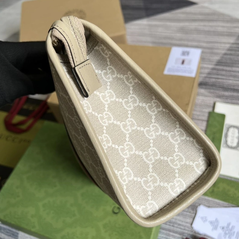 Bold Gxccx Clutch Bags 38101