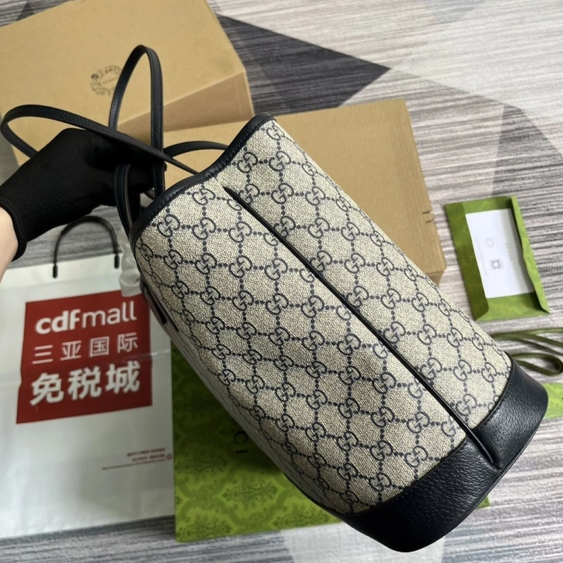Compact Gxccx Shopping Bags 36593