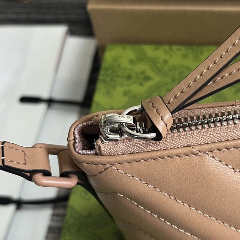 Resilient Gxccx Top Handle Bags 35644