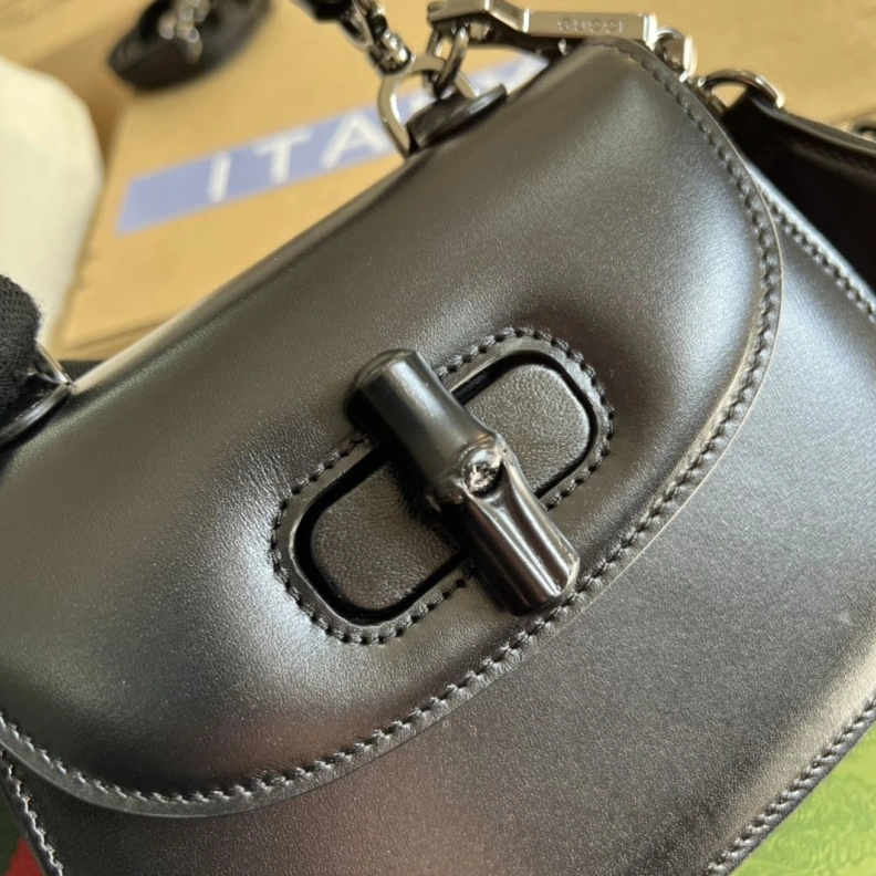 Versatile Gxccx Top Handle Bags 35611