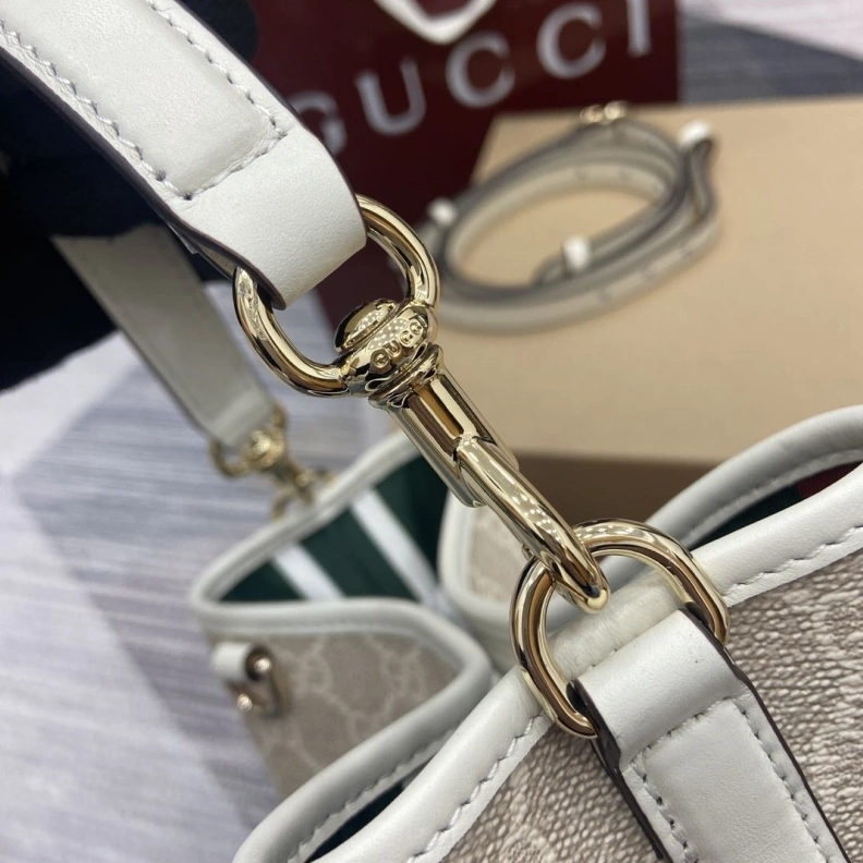 Gxccx Bucket Bags Bright 38163