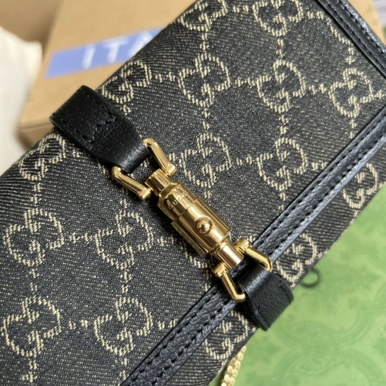 Compact Gxccx Wallets & Purse 34830