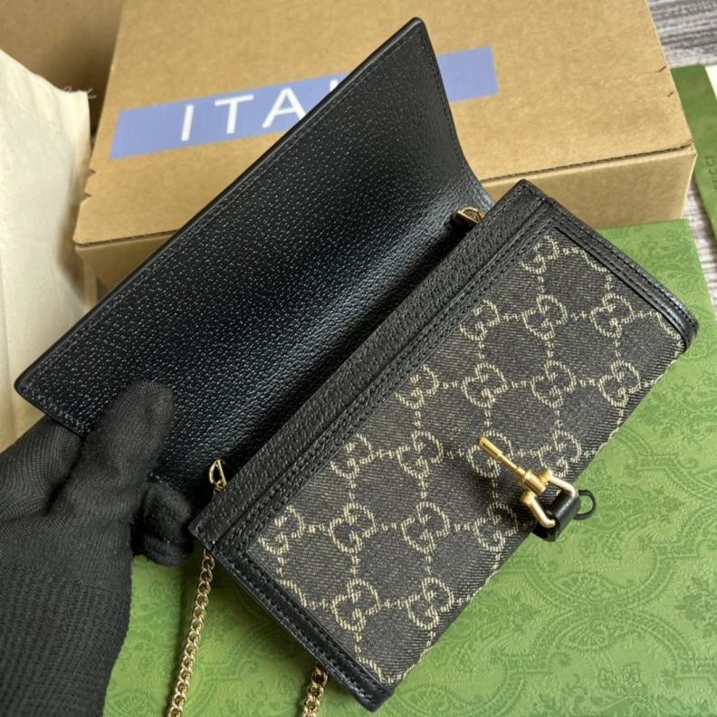Compact Gxccx Wallets & Purse 34830