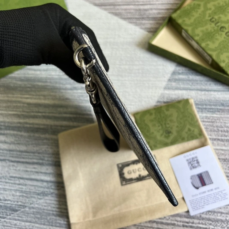 Cozy Gxccx Clutch Bags 38137