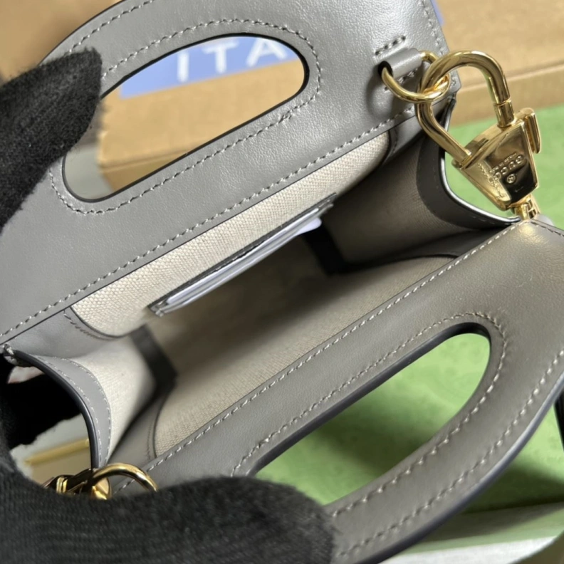 Resilient Gxccx Top Handle Bags 35480