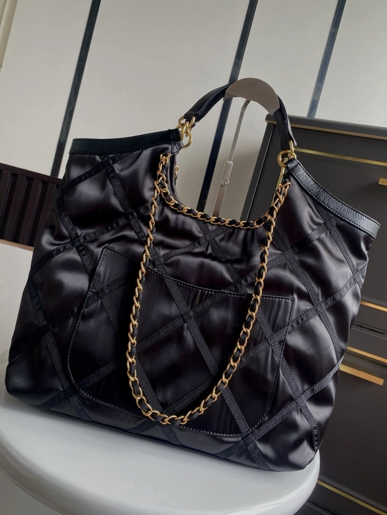 Vibrant Chxnxl Shopping Bags 29148