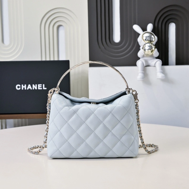 WellDesigned Chxnxl Top Handle Bags 28978