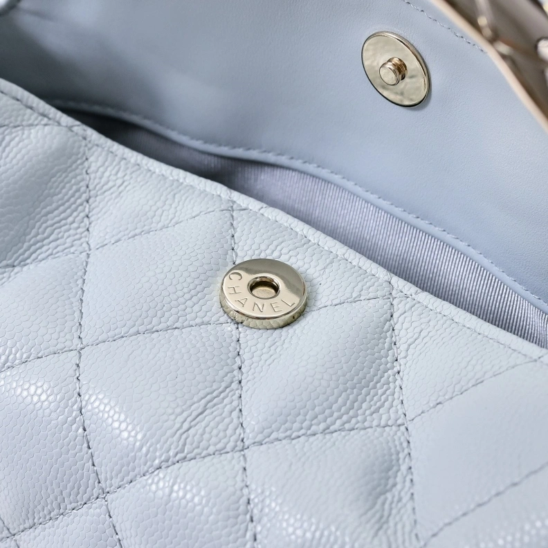 WellDesigned Chxnxl Top Handle Bags 28978