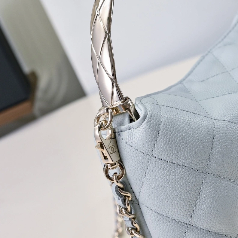 WellDesigned Chxnxl Top Handle Bags 28978