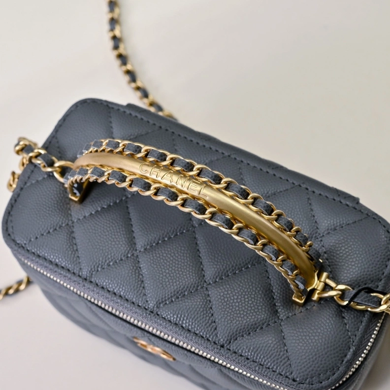 Sophisticated Chxnxl Cosmetic Bags 29206