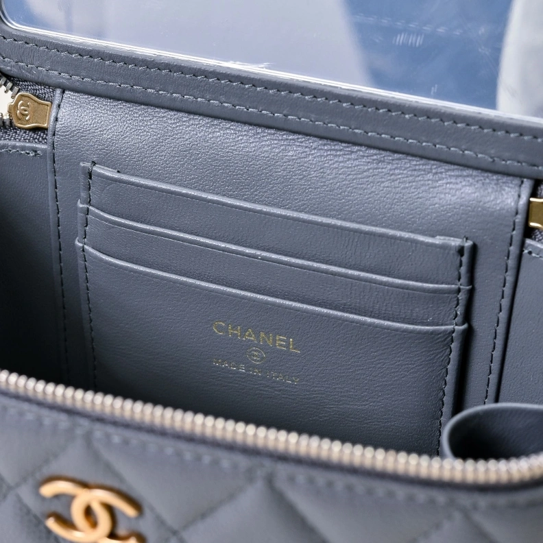 Sophisticated Chxnxl Cosmetic Bags 29206