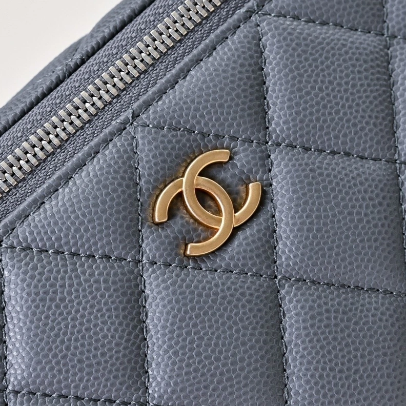 Sophisticated Chxnxl Cosmetic Bags 29206