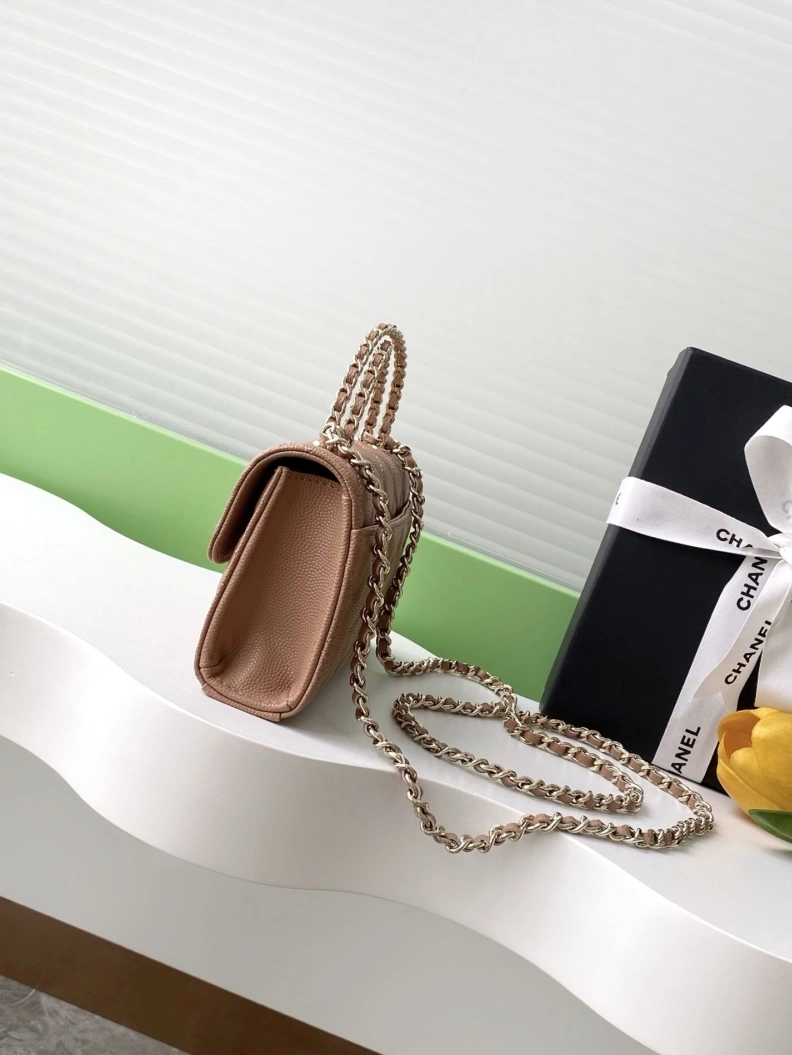 WellDesigned Chxnxl Top Handle Bags 28982