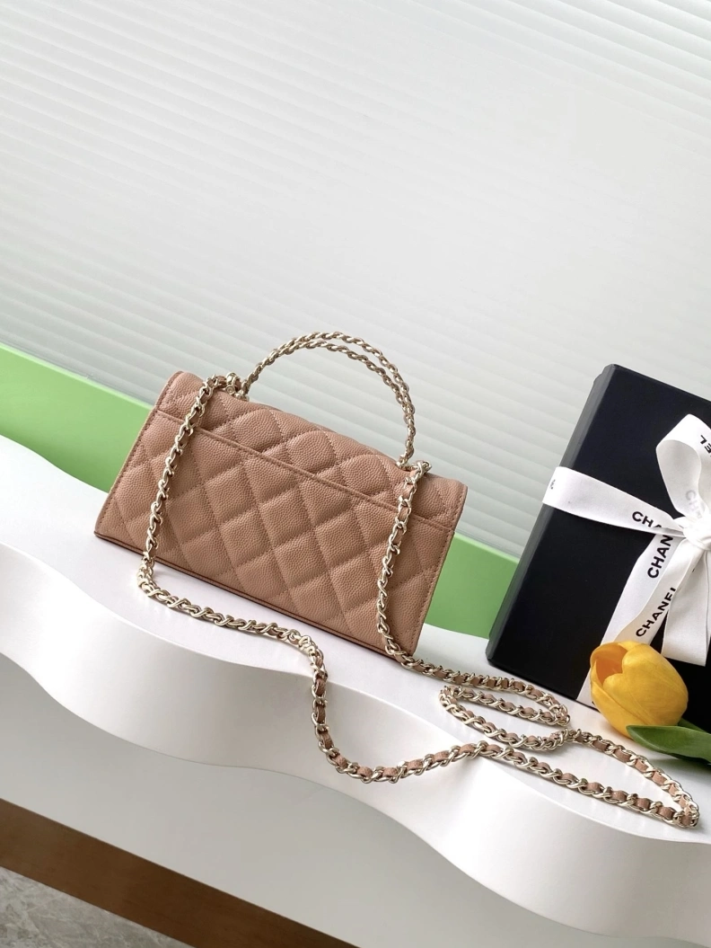 WellDesigned Chxnxl Top Handle Bags 28982