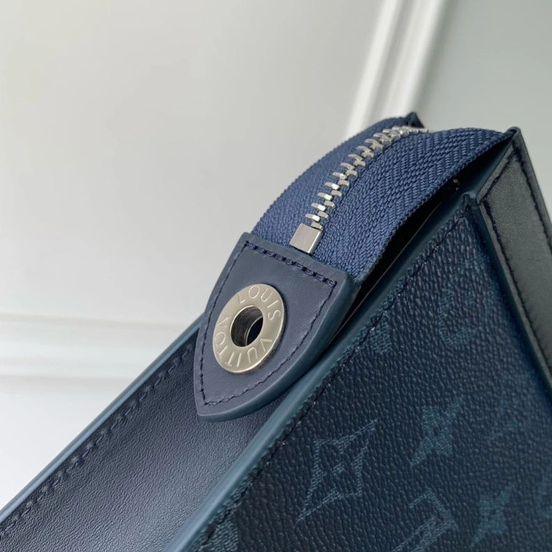 Breathable LX Clutch Bags 3459