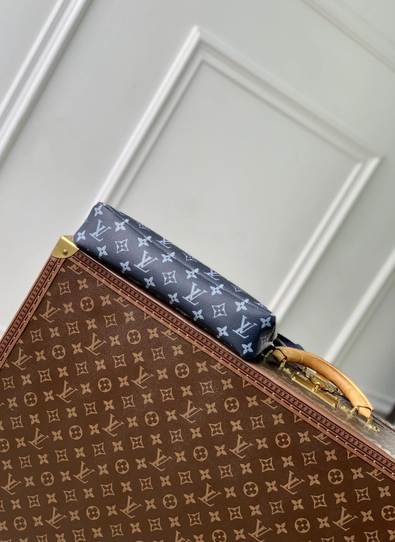 LX Clutch Bags Soft 3470
