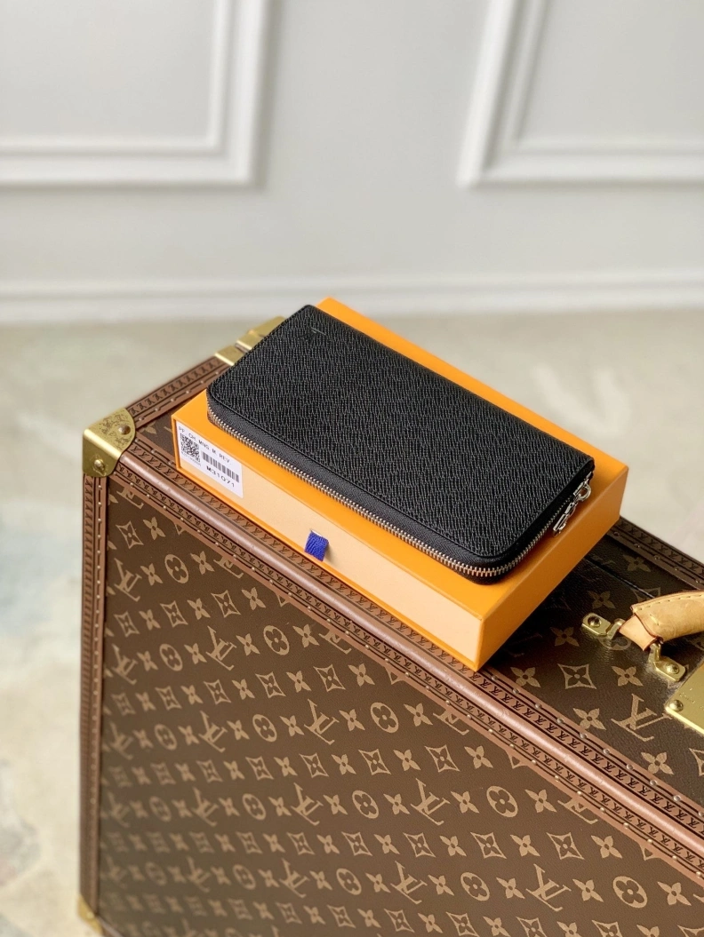 Flexible LX Wallets 3298