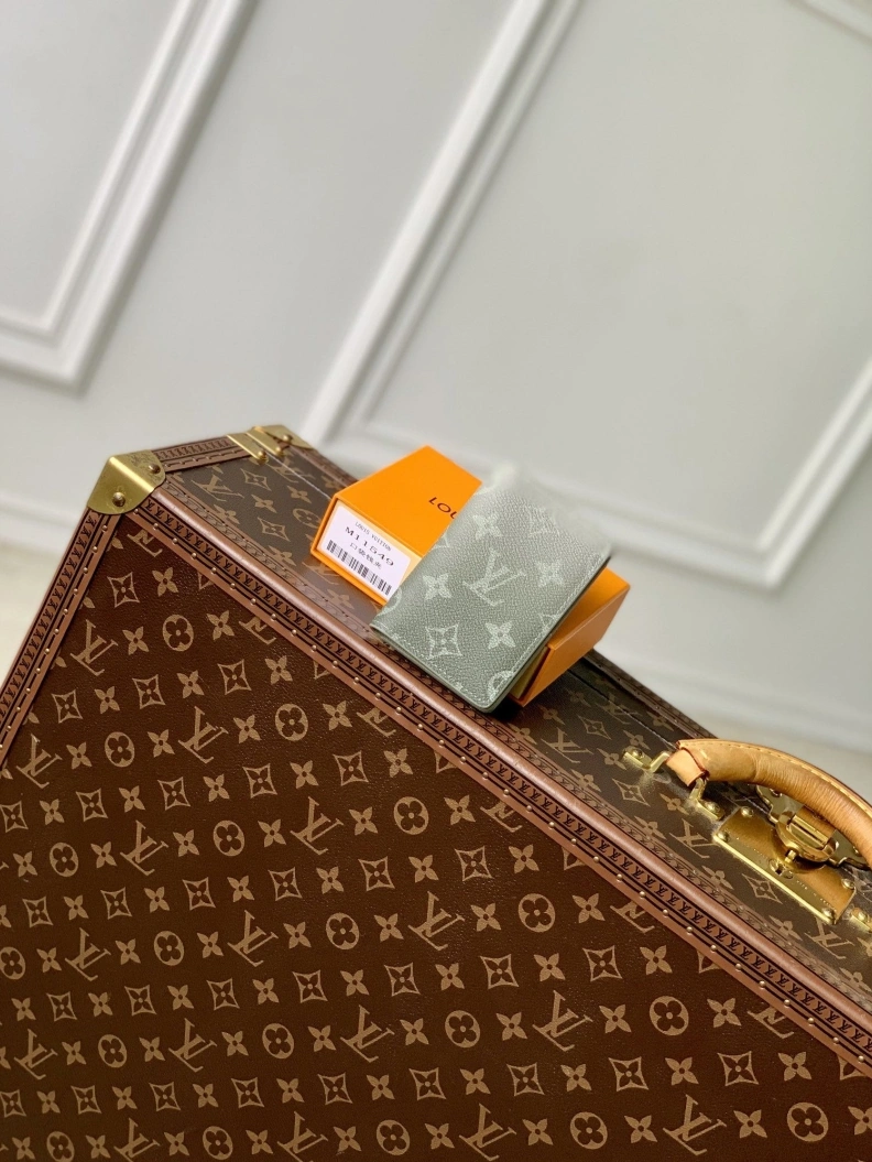 Functional LX Wallets 3285